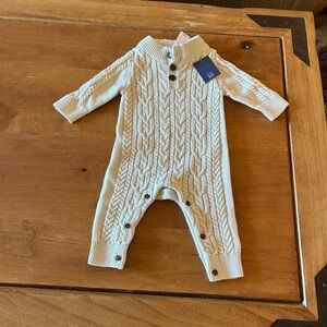 GAP Cream Cable Knit Baby Footie